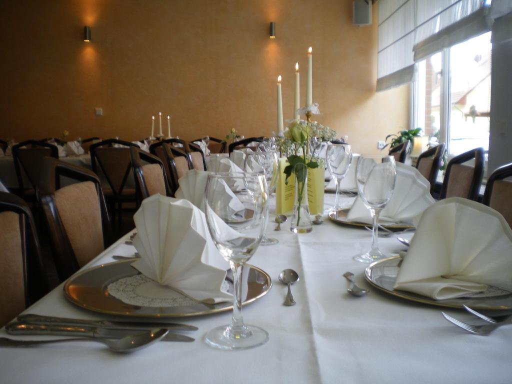 Hotel Zurmuehlen 센덴호스트 외부 사진